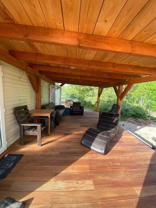 Retro House In Nature Samorin Exterior photo
